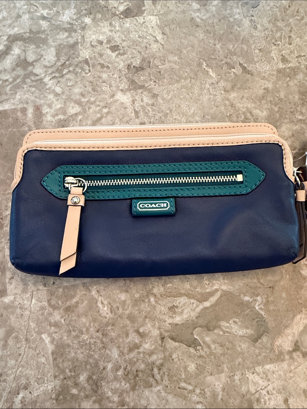 Coach NWT Daisy Spectator Double Zip Leather Wristlet/Clutch Navy,Green & Tan - Picture 7 of 16